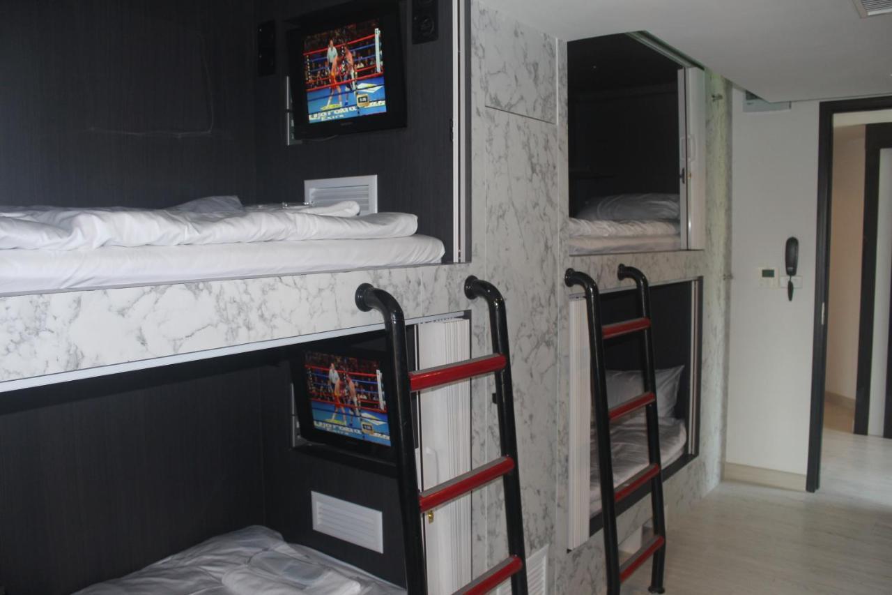 H-District Boutique Poshotel Бангкок Экстерьер фото